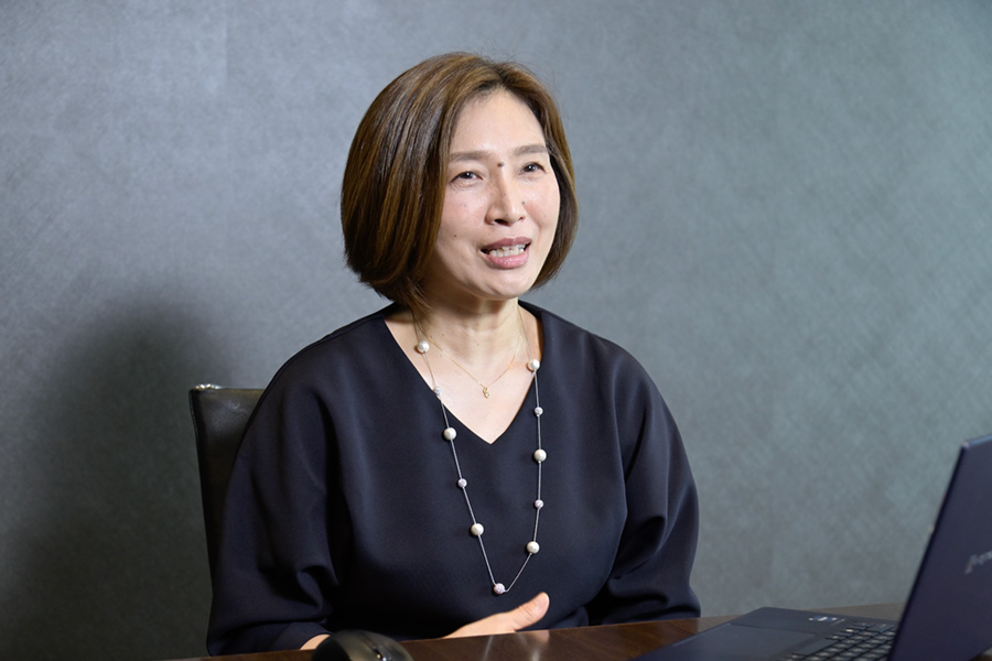 中島 恵津子氏