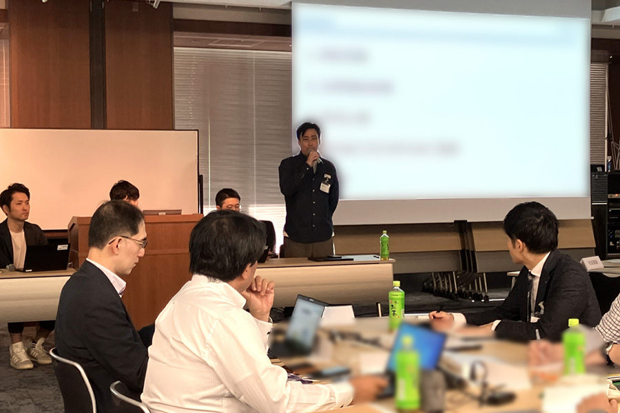 他流試合型ワークショップでのディスカッション風景