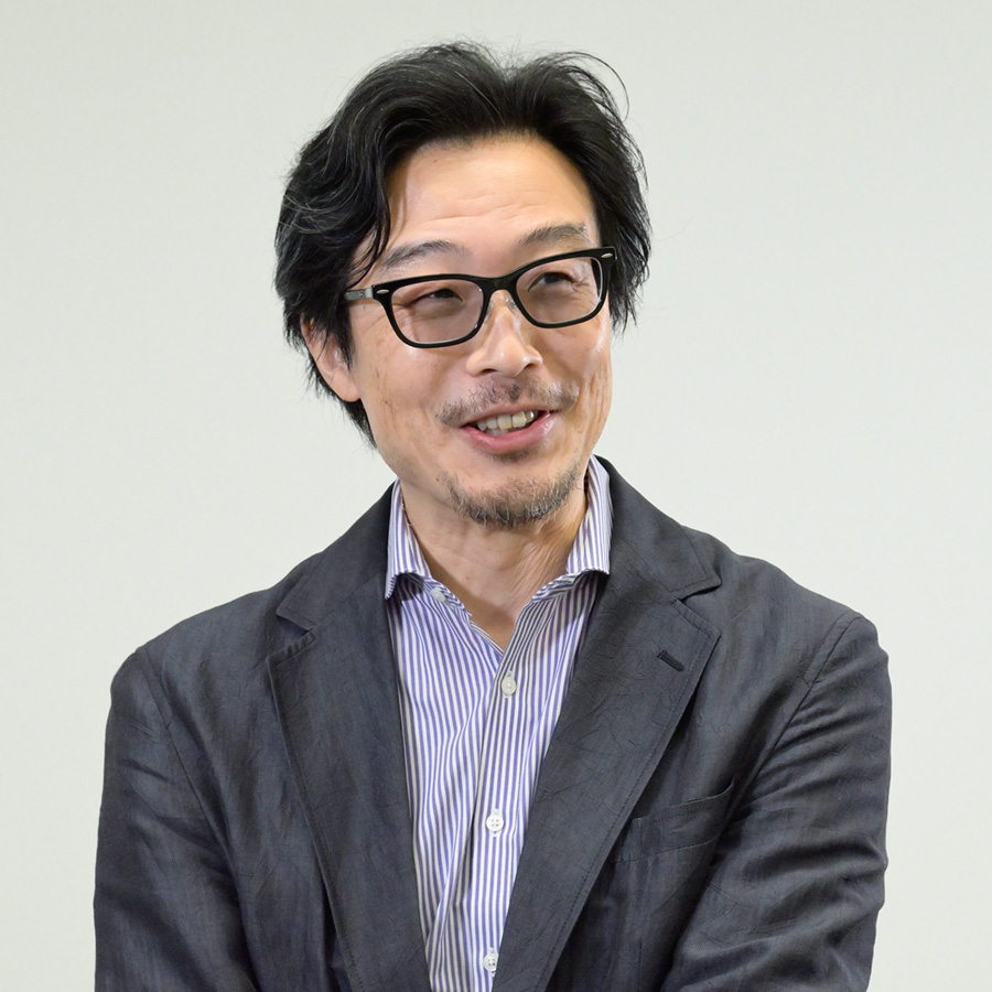 インタビューに答える松田氏